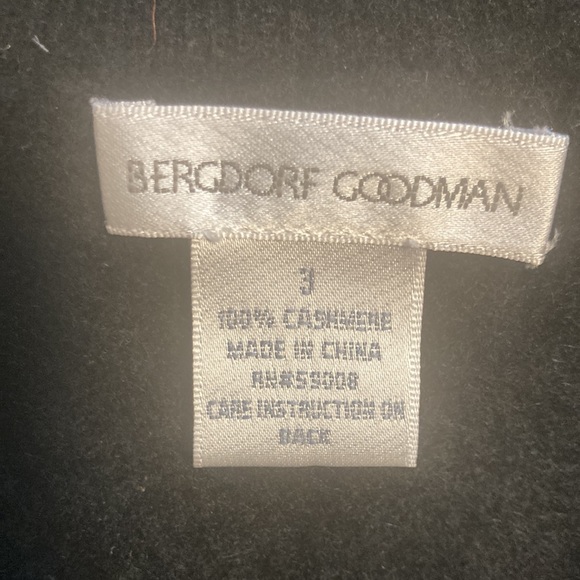 Bergdorf Goodman Black Cashmere Sweater - 3Y - Picture 3 of 5